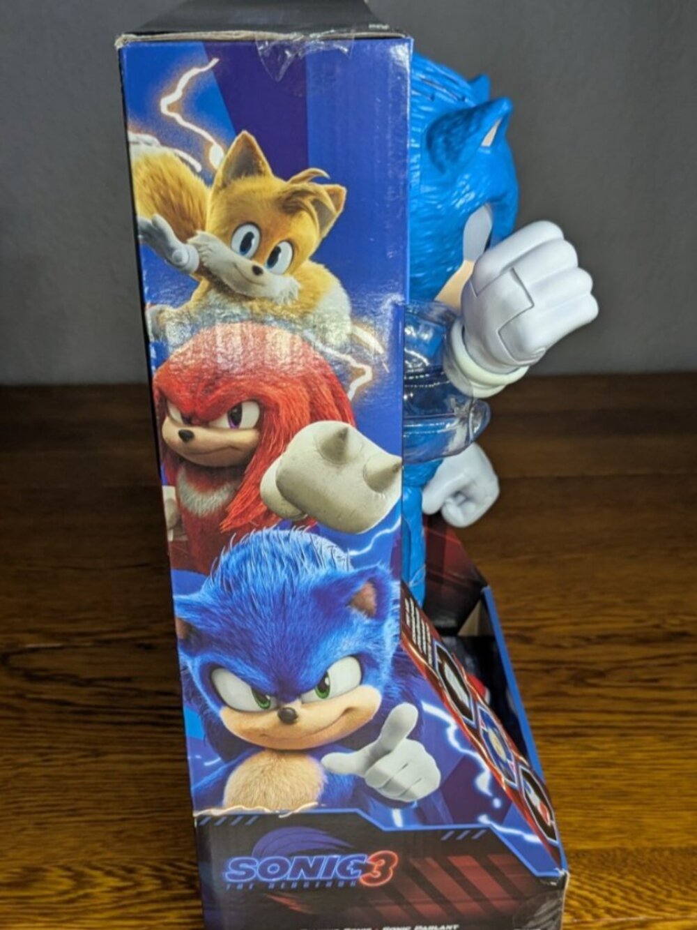 Sonic The Hedgehog 3 JAKKS Pacific Ultimate Talking Sonic Action Figure Toy 12" - Picture 4 of 8